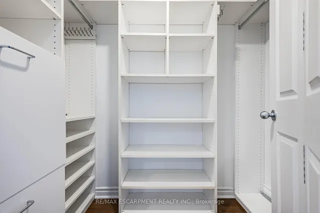 Additional image 17 of 39 Parliament St Unit 909