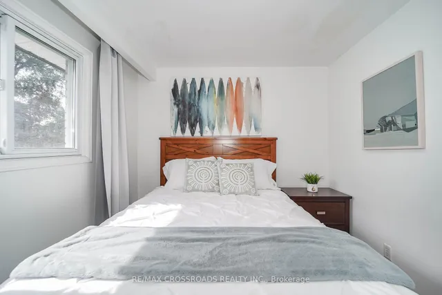 Additional image 11 of 8 Topaz Gate