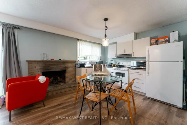 Additional image 32 of 330 Pellatt Ave