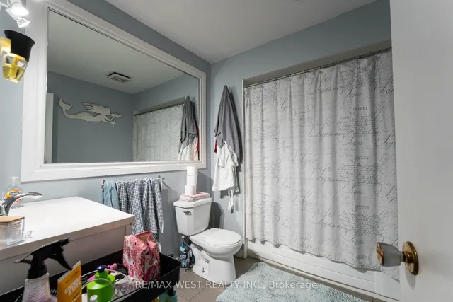 Additional image 30 of 330 Pellatt Ave