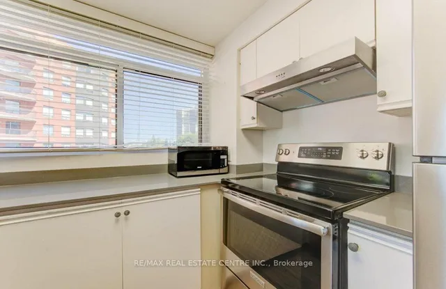 Additional image 15 of 20 Ellen St Unit 405