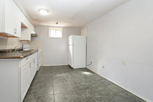 Additional image 31 of 66 Avening Dr