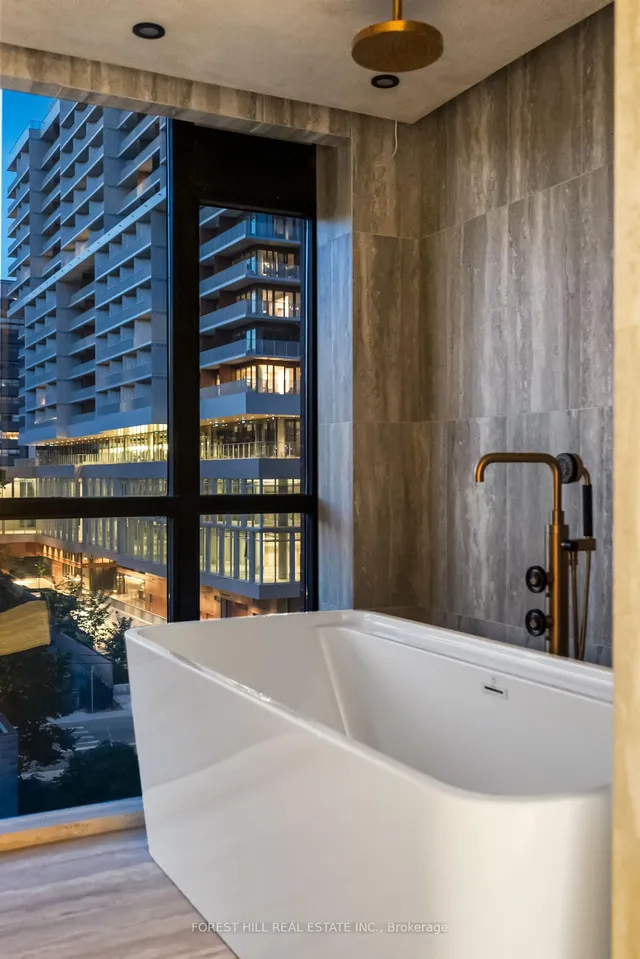 Additional image 40 of 62 Niagara St Unit 519