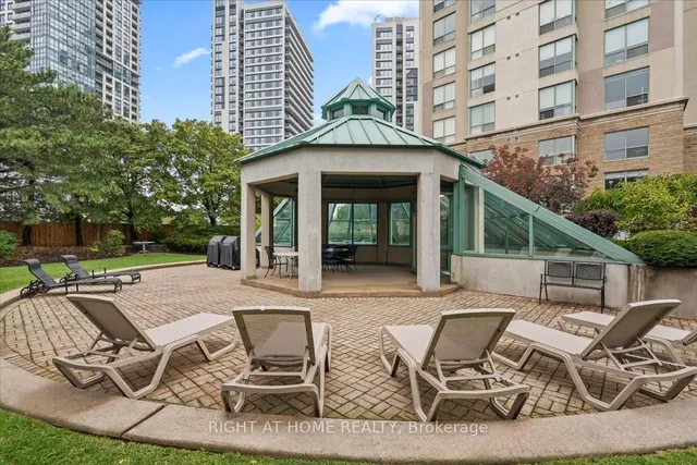 Additional image 40 of 101 Subway Cres Unit 1011