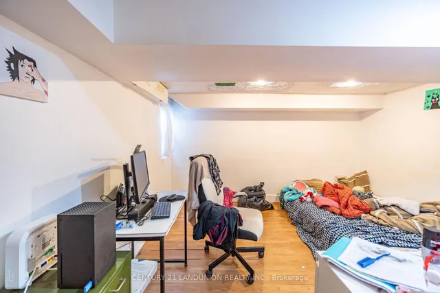 Additional image 27 of 133 Galt Ave