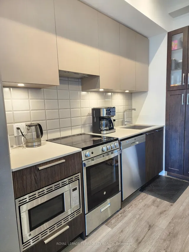 Additional image 26 of 4208 Dundas St Unit 610