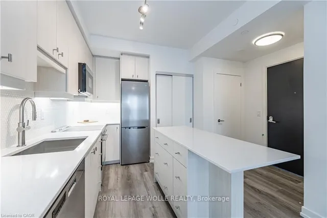 Additional image 5 of 15 Wellington St Unit 907