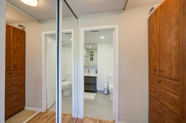 Additional image 24 of 39 Shank St Unit TH302