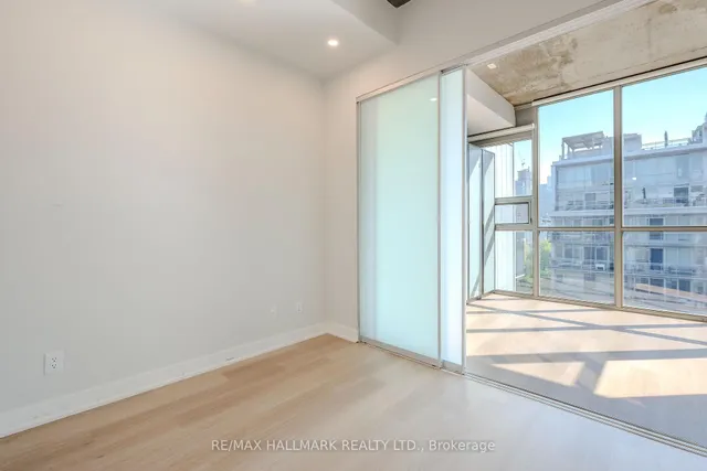 Additional image 20 of 60 Bathurst St Unit 910