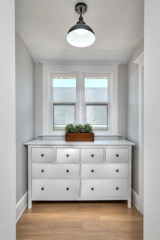 Additional image 28 of 33 Bloomingdale Rd