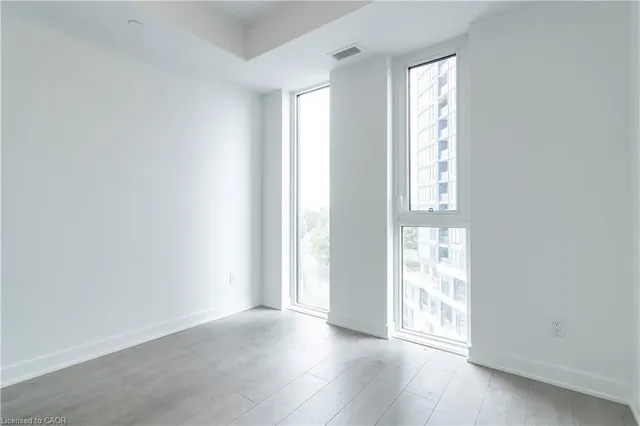 Additional image 19 of 25 Wellington St Unit 707