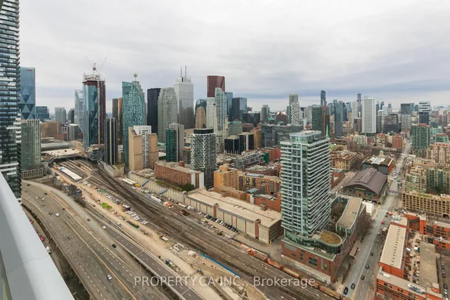 Additional image 38 of 10 Prince Arthur Ave Unit 403