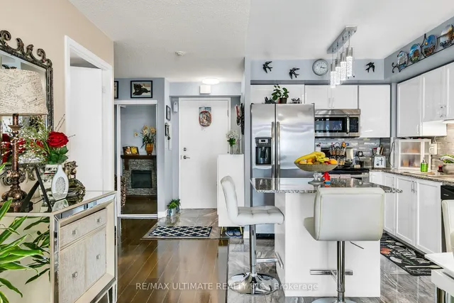 Additional image 19 of 816 Lansdowne Ave Unit 1011