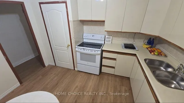 Additional image 11 of 3460 Keele St Unit 921