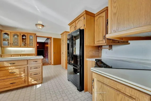 Additional image 11 of 73 Champlain Cres