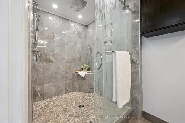 Additional image 24 of 210 Highland Cres Unit 12