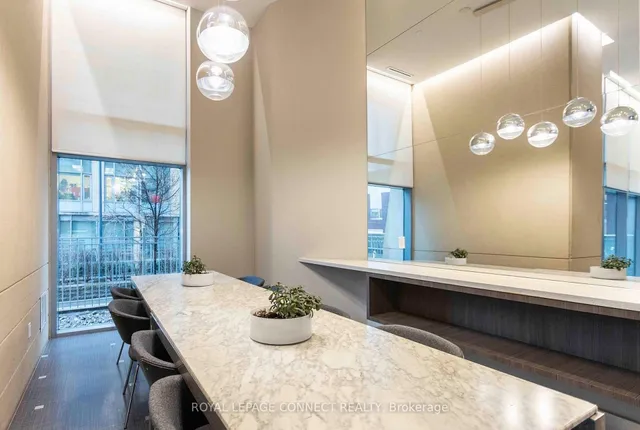 Additional image 4 of 500 Sherbourne St Unit 812