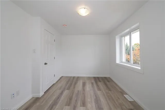 Additional image 30 of 50 Westmount Rd Unit 8