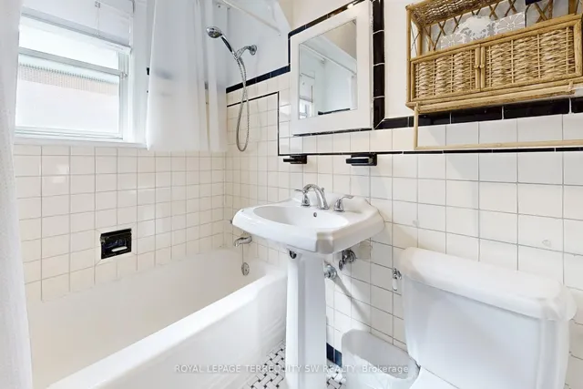 Additional image 16 of 242 Joicey Blvd