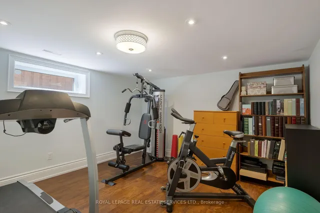 Additional image 38 of 15 Westroyal Rd