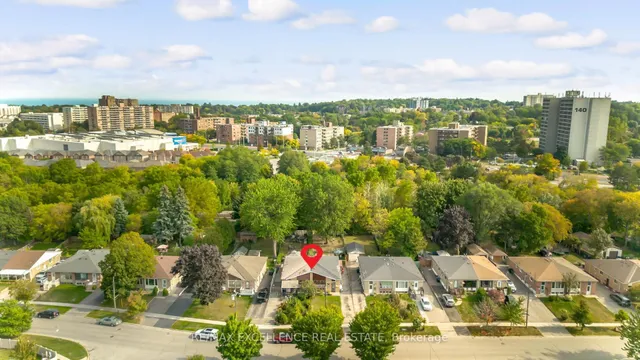 Additional image 46 of 43 Porchester Dr