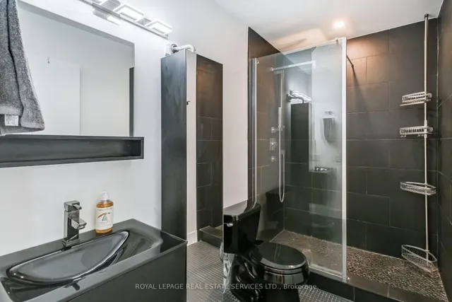 Additional image 10 of 1001 Roselawn Ave Unit 126