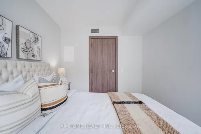 Additional image 24 of 19 Bathurst St Unit 1102