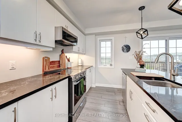 Additional image 18 of 14 Bank Swallow Cres