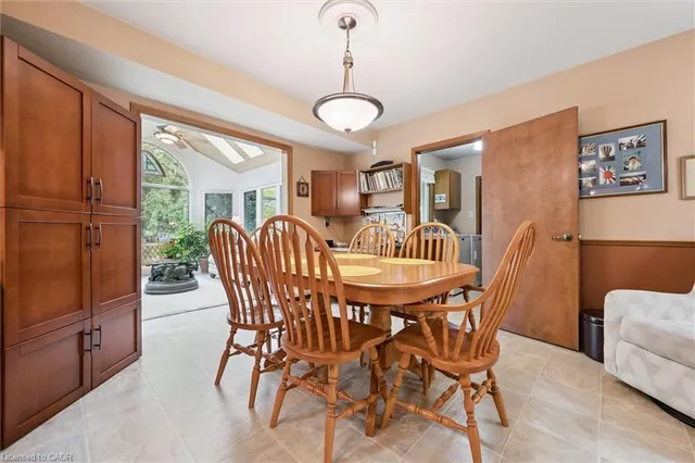 Additional image 29 of 46 Larkspur Cres