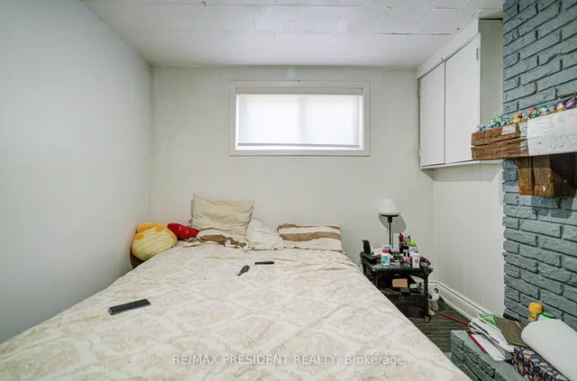 Additional image 31 of 74 Bloomington Cres