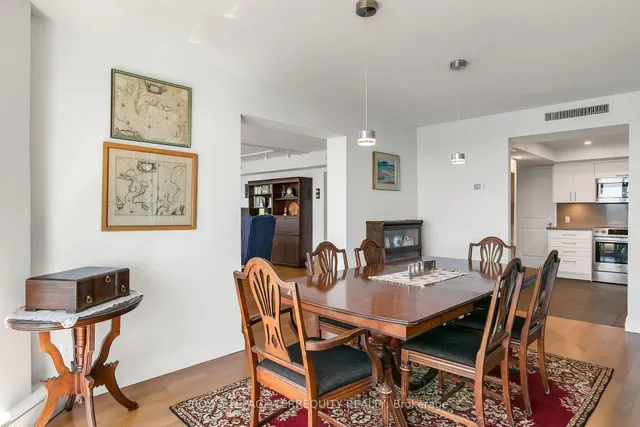 Additional image 19 of 55 Harbour Sq Unit 2311