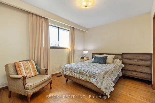 Additional image 15 of 54 Warner Ave