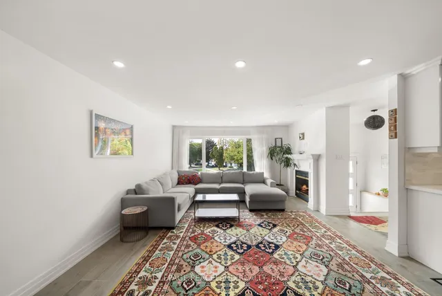 Additional image 6 of 105 Apache Tr