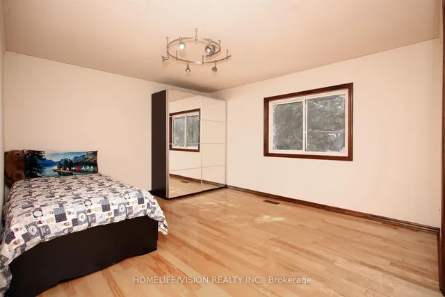 Additional image 16 of 12 Relroy Crt