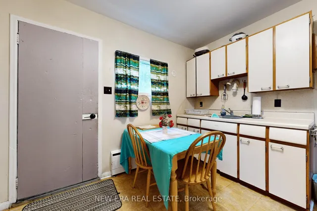 Additional image 13 of 28 Thomas Ave