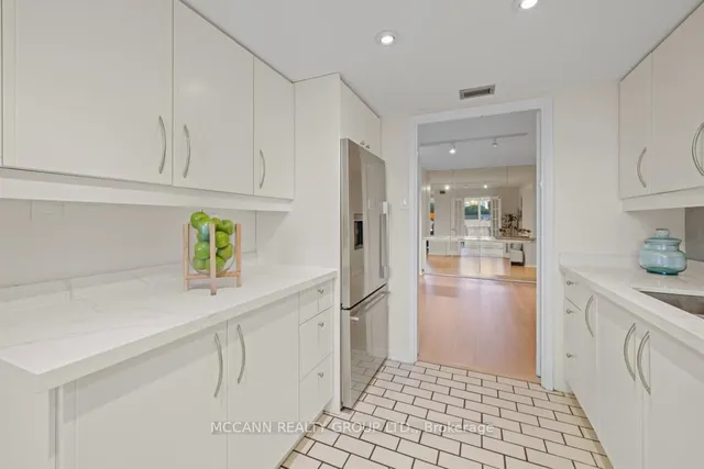 Additional image 18 of 360 Bloor St Unit 301