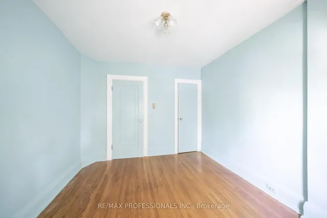 Additional image 27 of 24 Queens Ave