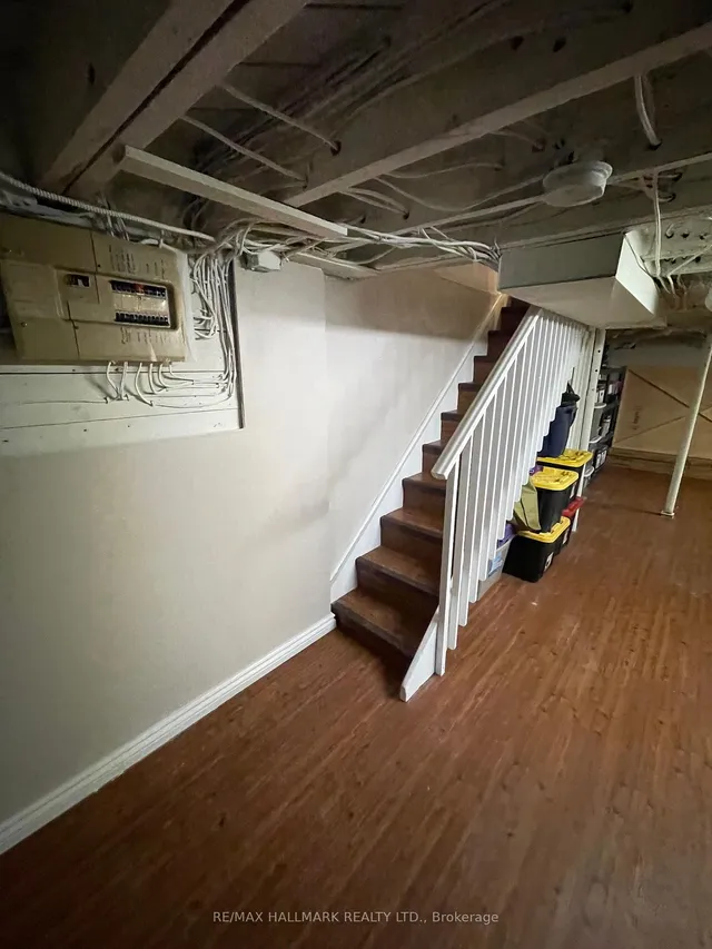 Additional image 33 of 11 Denton Ave