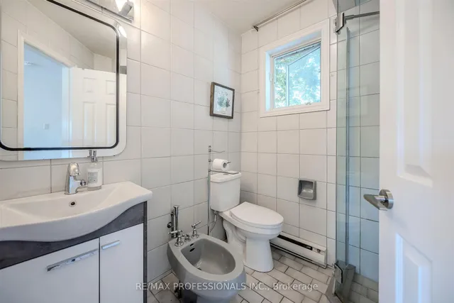 Additional image 20 of 16 Monet Ave