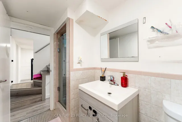 Additional image 45 of 34 Topham Rd