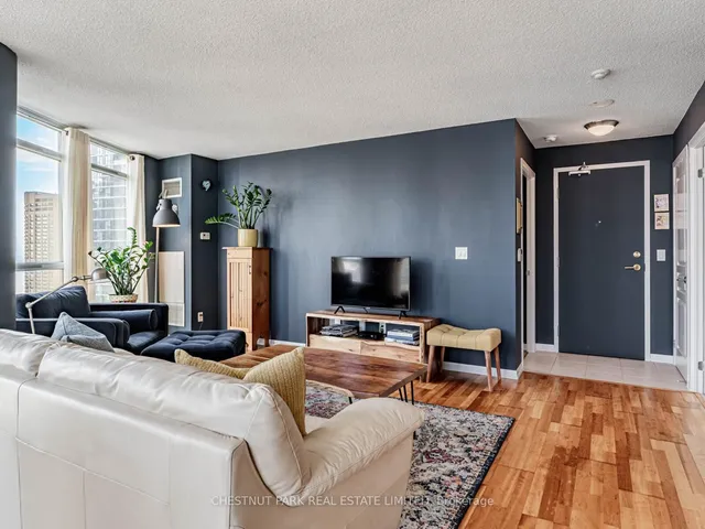 Additional image 14 of 18 Yonge St Unit 2211