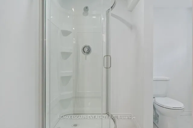 Additional image 39 of 4 Thorpe Rd