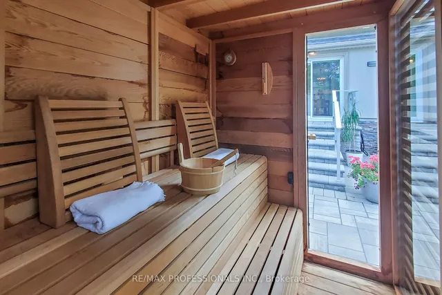 Additional image 49 of 126 Laurel Ave