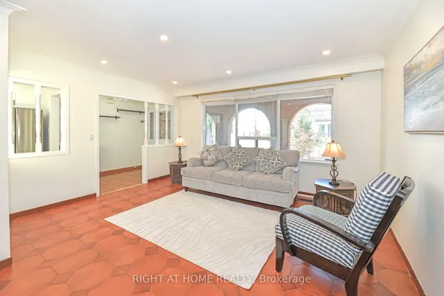 Additional image 5 of 1033 Islington Ave