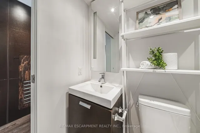 Additional image 22 of 629 King St Unit 627