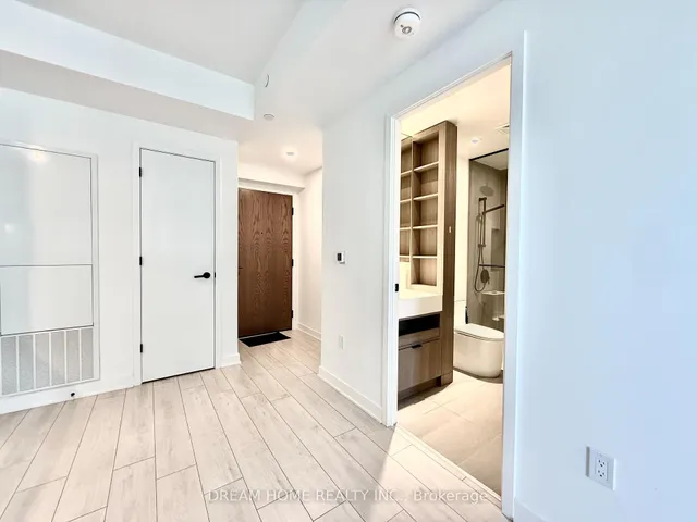 Additional image 38 of 55 Charles St Unit 1413