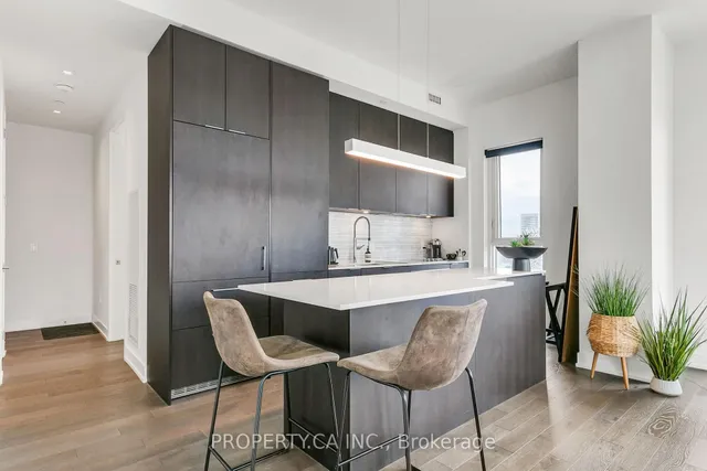 Additional image 18 of 10 Prince Arthur Ave Unit 403