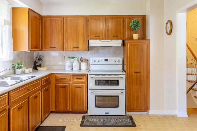 Additional image 19 of 15 Stanland Dr