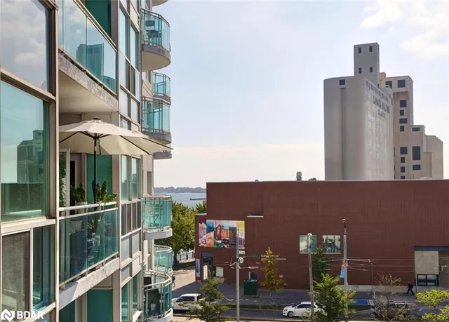 Additional image 20 of 600 Queens Quay Unit 633