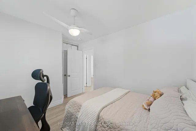 Additional image 15 of 204 Jeffcoat Dr